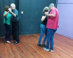 CLASES  Y PRACTICAS DE TANGO....