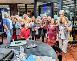 Vení a cantar charlar y divertirte 