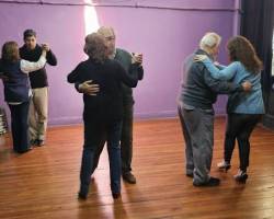 CLASES  Y PRACTICAS DE TANGO....
