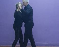 CLASES  Y PRACTICAS DE TANGO....