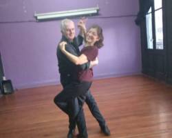 CLASES  Y PRACTICAS DE TANGO....