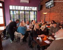 TARDE DE JUEGOS Y MERIENDA EN AGRADABLE COMPAÑIA 