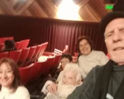 LOS DOMINGOS. La película que se llevo los cinco principales premios Goya y el premio a la mejor película de San Sebastián.