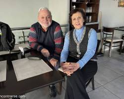 HOLA, PRIMERA VEZ..? VENI QUE NOS PRESENTAMOS, CONVERSAMOS Y MERENDAMOS...!!