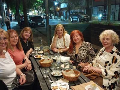 Encuentro Tarde feliz con amigos en COCU 