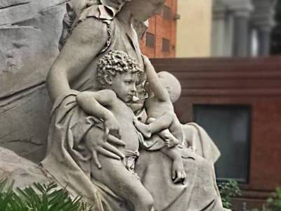 Encuentro : RECOLETA Mitos leyendas y esculturas.- 