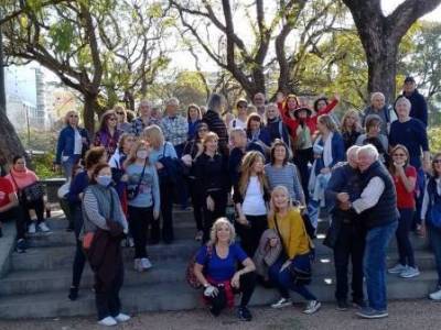 Encuentro : MERIENDA EN LOS ROSEDALES + Perfume y charloteo.- 