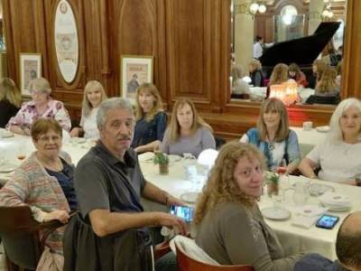 Encuentro : MERIENDA en  LA IDEAL un lujo te puedes dar !!!!! 