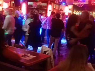 Encuentro : Y SEGUIMOS BAILANDO EN JOE BAR     !  !  ! 