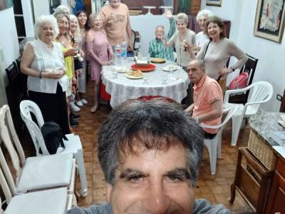 Encuentro : Comencemos el año riéndonos juntos. Encuentro con las graciosa opereta "La viuda alegre" 