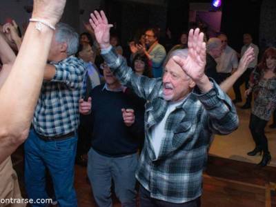 Encuentro : Y BAILAMOS EN LA FIESTA DOMINGUERA DE VILLA DEL PARQUE  ! ! ! 