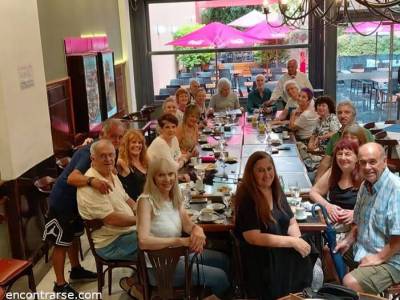 Encuentro CAFE de CABALLITO charloteando es bonito !!!!