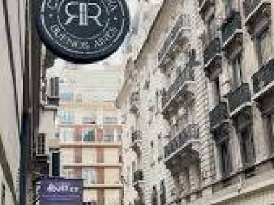 Encuentro : Claudia Milani presenta "Vola2": un viaje performático que entrelaza música, poesía y pulso colectivo 