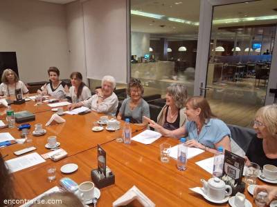 Encuentro : Club de lectura: Los martes son puro cuento... 