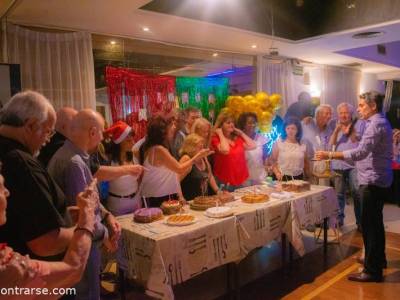 Encuentro : Y BAILAMOS EN LA FIESTA DOMINGUERA DE VILLA DEL PARQUE  ! ! ! 