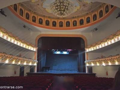 Encuentro : Teatro en zona sur. En el hermoso teatro Roma de Avellaneda 