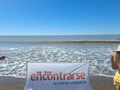 Encuentro :  Días felices con amigos frente al mar. 