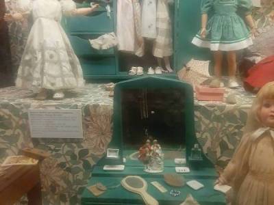 Encuentro : Feliz dia del amigo con muñecas y mucho brillo !!!!!! 