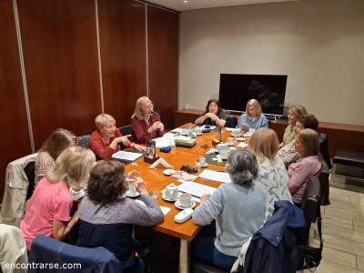 Encuentro : Club de lectura: Los martes son puro cuento... 