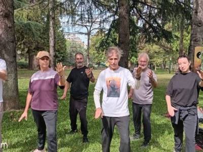 Encuentro : CLASE ABIERTA DE  TAI CHI/CHI KUNG en Plaza Irlanda.  