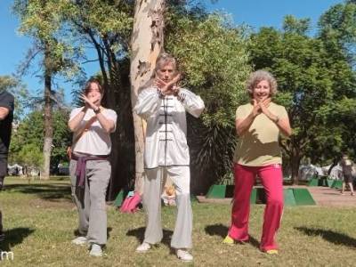 Encuentro : CLASE ABIERTA DE  TAI CHI/CHI KUNG en Plaza Irlanda.  