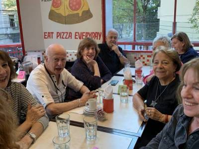 Encuentro : NUEVO LUGAR:  IMPERIO de Av. Corrientes y Medrano” - Café Conociéndonos, charlas, amigos y algo mas... 