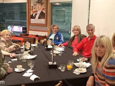 Encuentro : CAFÉ FILOSOFICO- Díalogo, Reflexíon e intercambio Grupal. 