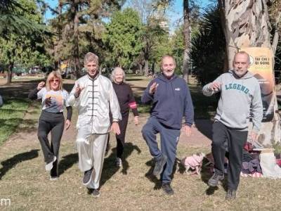 Encuentro : CLASE ABIERTA DE  TAI CHI/CHI KUNG en Plaza Irlanda.  