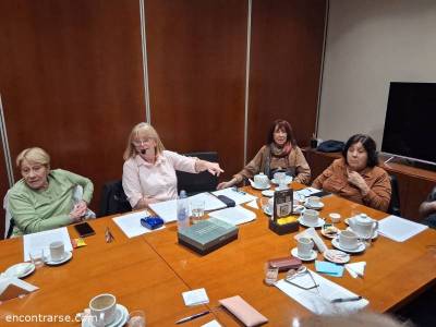 Encuentro : Club de lectura: Los martes son puro cuento... 