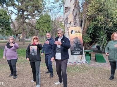 Encuentro : CLASE ABIERTA DE  TAI CHI/CHI KUNG en Plaza Irlanda.  