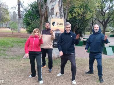 Encuentro : CLASE ABIERTA DE  TAI CHI/CHI KUNG en Plaza Irlanda.  