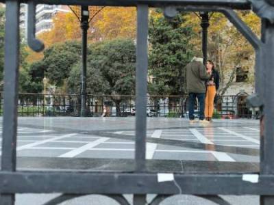 Encuentro : Entre el refugio verde y el ritmo Urbano . 