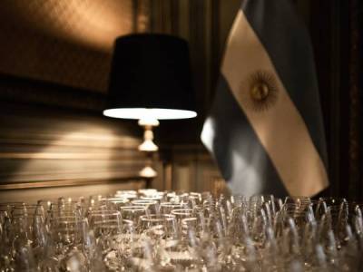 Encuentro : Almuerzo en Casa República 