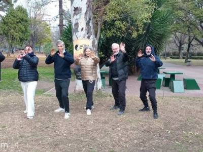 Encuentro : CLASE ABIERTA DE  TAI CHI/CHI KUNG en Plaza Irlanda.  