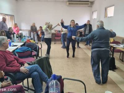 Encuentro : Fiesta de Fin de año con asado, baile, karaoke y pileta 